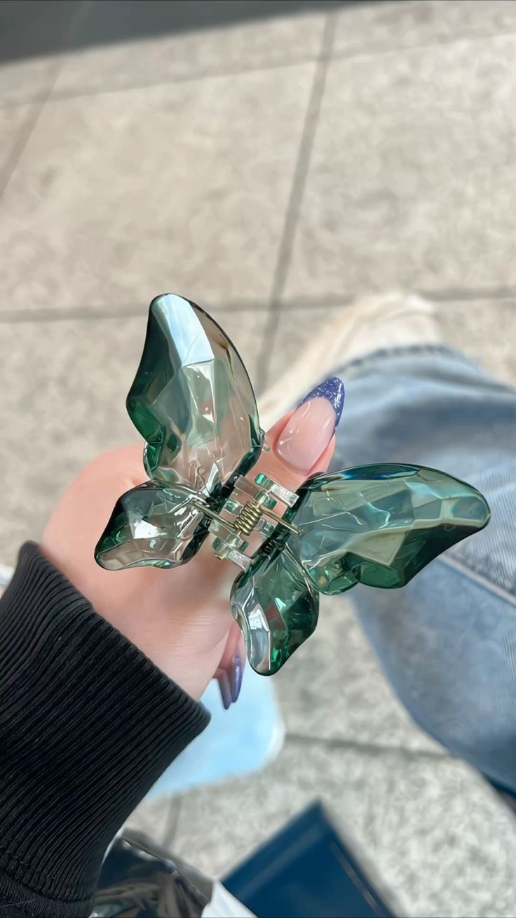 Large Crystal Butterfly Claw (Bundle)