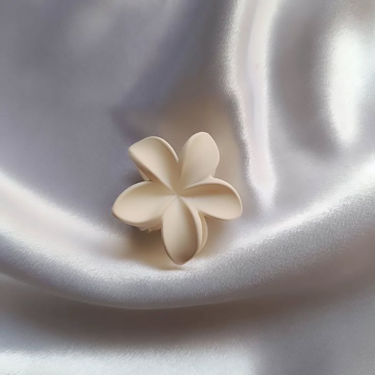 Large Daisy Claw