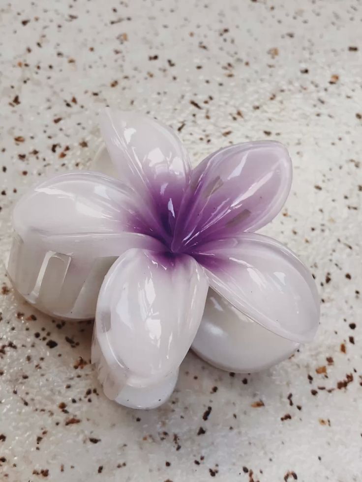 Large Blossom Glow Claw