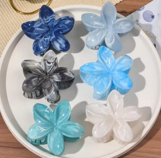Crystal Daisy Claw